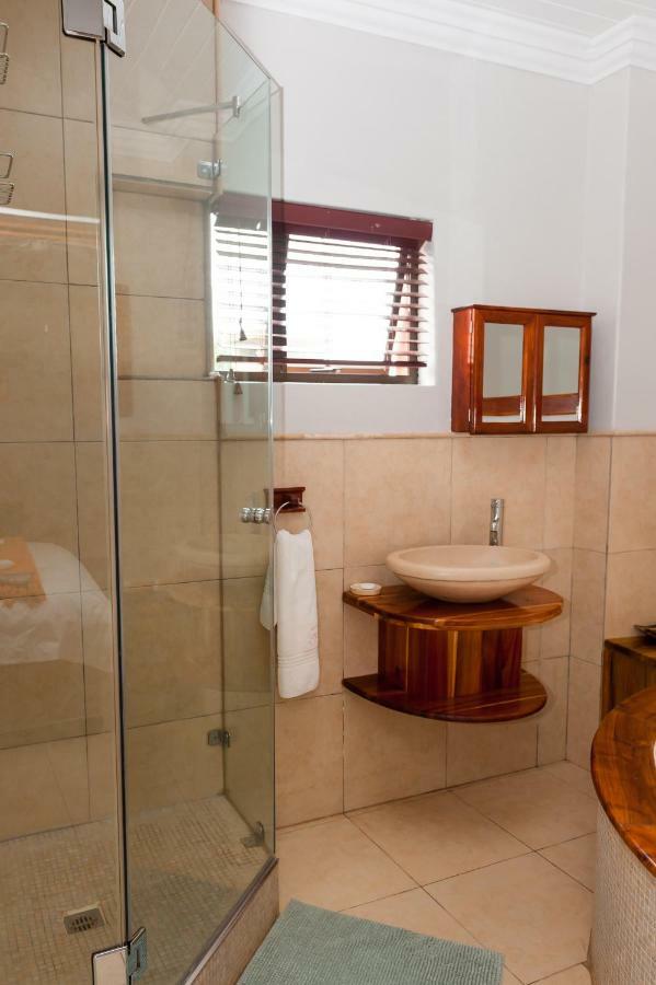 Knysna Elephant Park Lodge เพลตเตนเบิร์กเบย์ ภายนอก รูปภาพ